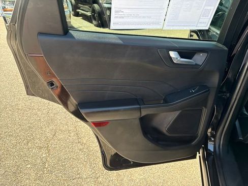Used 2025 Ford Escape Platinum AWD/4WD image 18