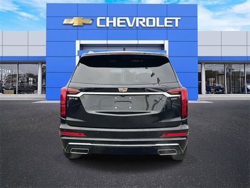 Used 2025 Cadillac XT6 Premium Luxury image 7