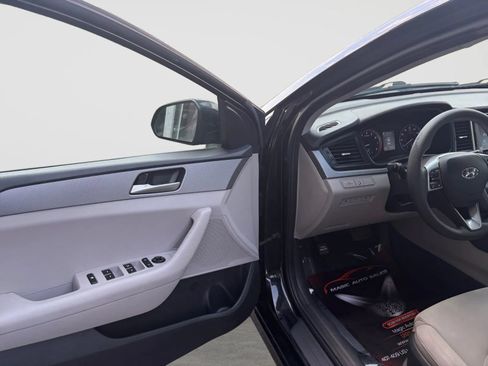 Used 2019 Hyundai Sonata SE FWD image 11