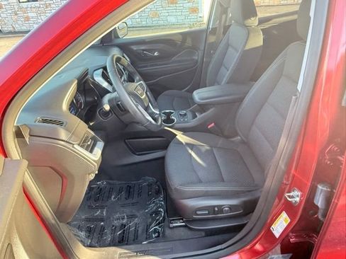 Used 2024 GMC Terrain SLE w/ Driver Convenience Package image 10