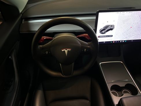 Used 2021 Tesla Model Y Long Range image 13