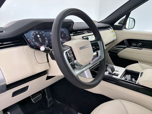New 2026 Land Rover Range Rover Long Wheelbase SE image 4