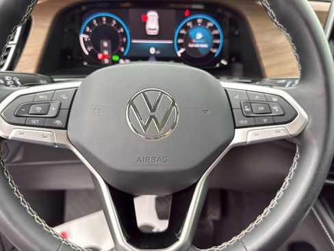 Used 2024 Volkswagen Atlas SE image 11