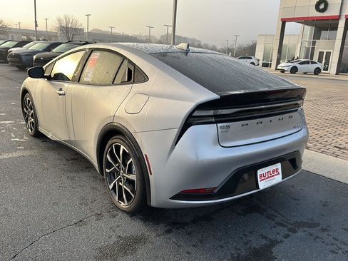 New 2025 Toyota Prius Plug-In Hybrid image 3