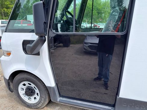 Used 2024 Chevrolet Brightdrop 400 w/ Commercial Equipment Package AWD/4WD image 11