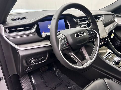 New 2025 Jeep Grand Cherokee L Limited image 11
