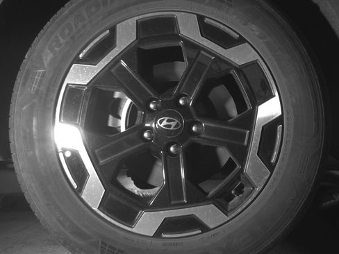 Used 2025 Hyundai Santa Fe SEL FWD image 15