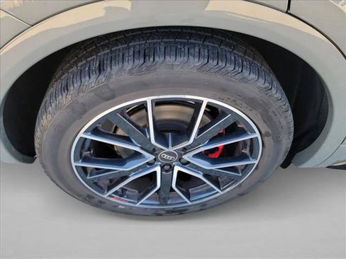 Used 2024 Audi SQ5 Prestige w/ Prestige Package AWD/4WD image 11