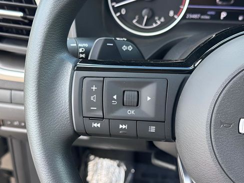 Used 2023 Nissan Rogue SV image 15