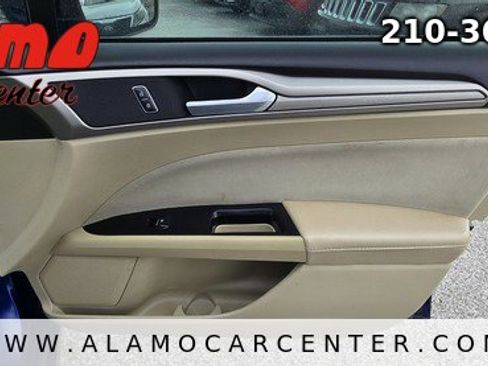 Used 2016 Ford Fusion SE FWD image 18