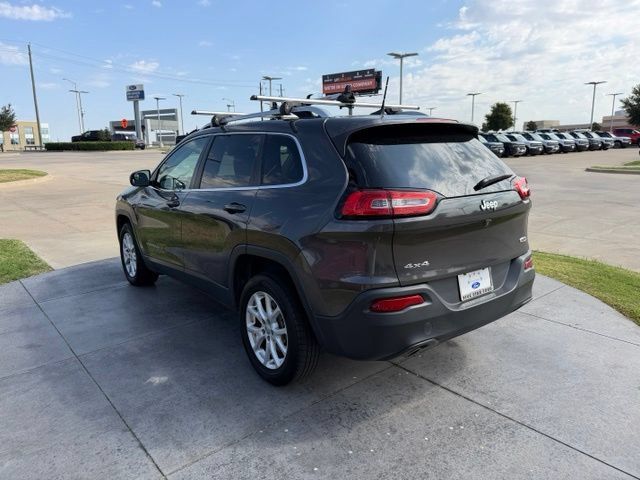 Used 2017 Jeep Cherokee Latitude w/ True North Edition AWD/4WD image 5