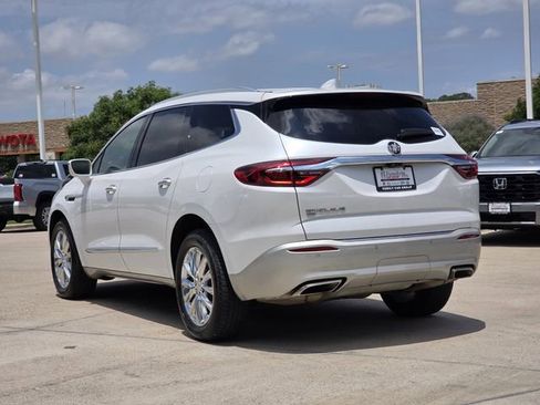 Used 2020 Buick Enclave Premium w/ Surround and Sites Package AWD/4WD image 3