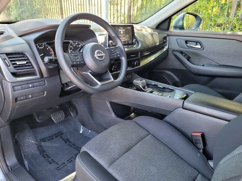Used 2023 Nissan Rogue SV FWD image 11