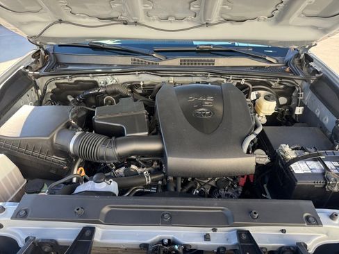 Used 2020 Toyota Tacoma SR5 image 19