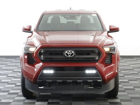 Used 2025 Toyota Tacoma SR5 AWD/4WD image 22