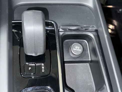 Used 2024 Volvo XC60 B5 Core AWD/4WD image 24