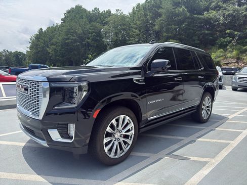 Used 2023 GMC Yukon Denali w/ Advanced Technology Package AWD/4WD image 1