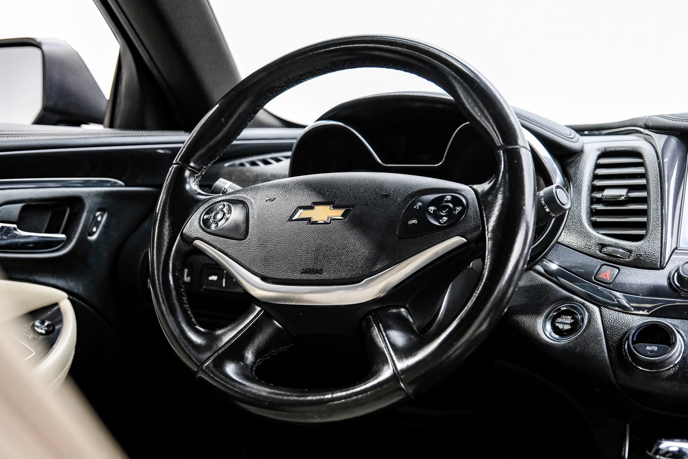 Used 2018 Chevrolet Impala Premier FWD image 19