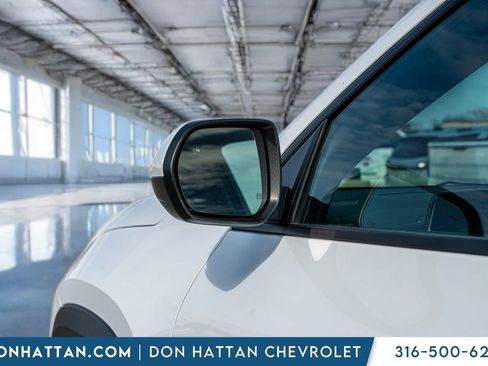 Used 2025 Chevrolet Equinox LT image 26