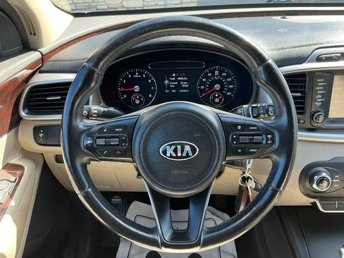 Used 2018 Kia Sorento AWD image 23