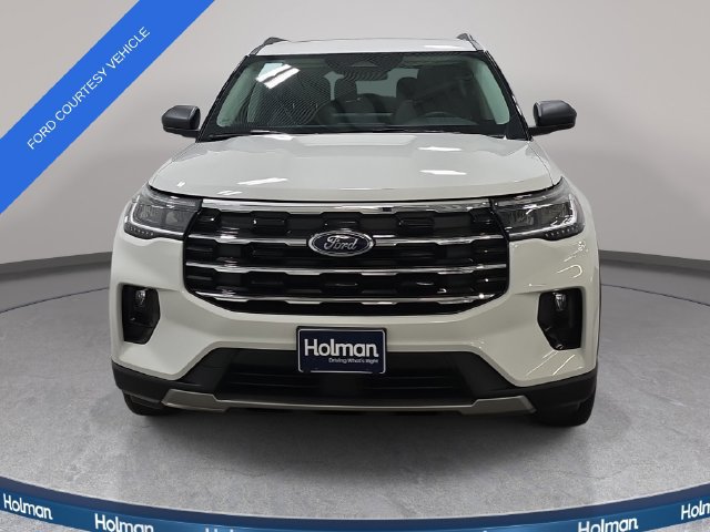 Used 2026 Ford Explorer Active w/ Active Comfort Package AWD/4WD image 3