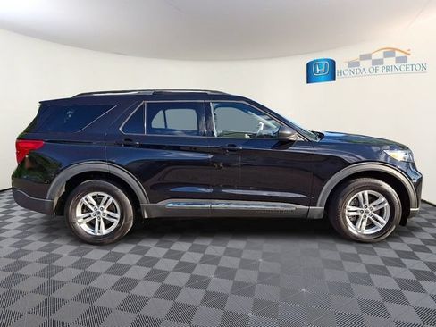 Used 2020 Ford Explorer XLT w/ Comfort Package AWD/4WD image 7