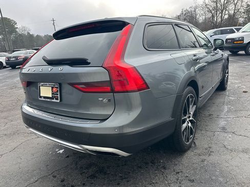 Used 2020 Volvo V90 T6 Cross Country image 6