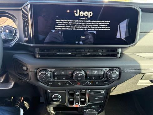 New 2026 Jeep Gladiator Willys image 17