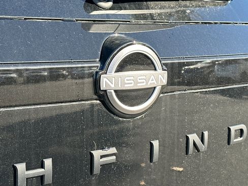 New 2025 Nissan Pathfinder SV w/ Black Appearance Package image 22