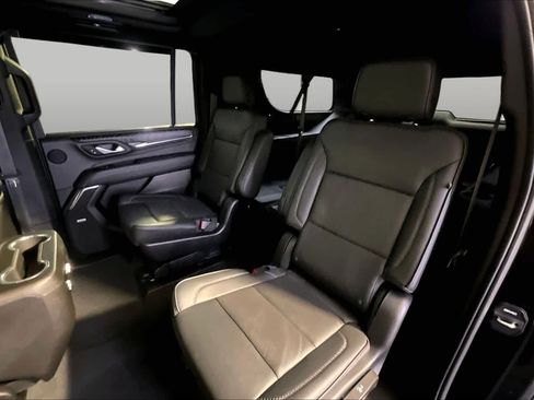 Used 2023 GMC Yukon XL Denali AWD/4WD image 21