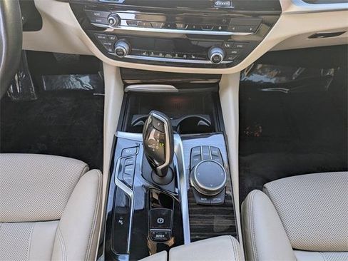 Used 2021 BMW 540i w/ Premium Package image 21