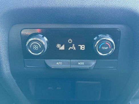 Used 2025 Chevrolet Traverse Z71 w/ Enhanced Driving Package image 39