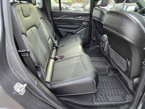 Used 2023 Jeep Grand Cherokee Overland w/ Luxury Tech Group IV image 17