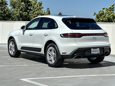 Certified 2026 Porsche Macan AWD/4WD image 3