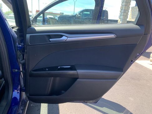 Used 2016 Ford Fusion SE image 28