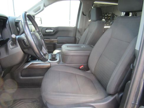 Used 2021 Chevrolet Silverado 1500 LT Trail Boss w/ Bed Protection Package image 9