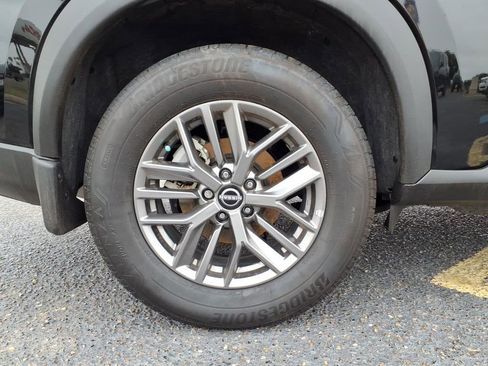 Used 2025 Nissan Rogue S image 19