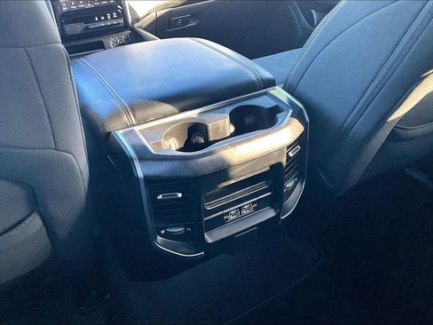 Used 2024 RAM 1500 Big Horn AWD/4WD image 36