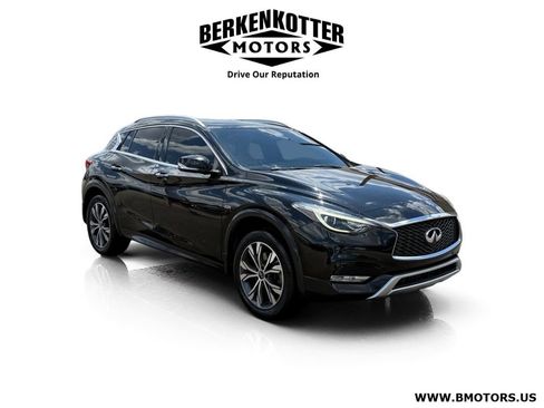 Used 2017 INFINITI QX30 Premium w/ Navigation Package AWD/4WD image 1