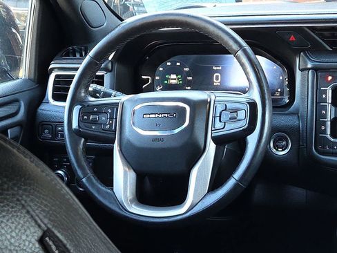 Used 2022 GMC Yukon XL Denali image 14