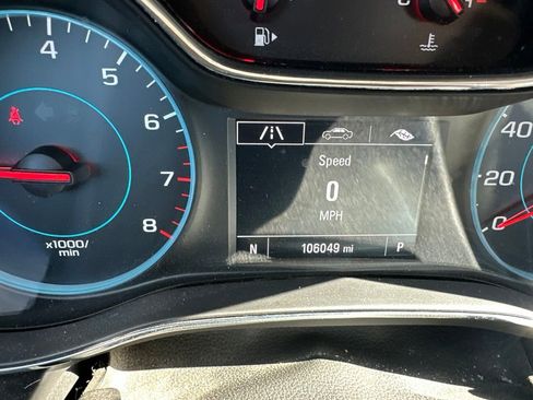 Used 2017 Chevrolet Cruze LT FWD image 13