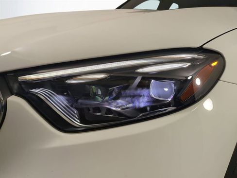 Used 2024 Mercedes-Benz GLC 300 4MATIC image 10