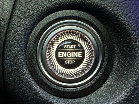 Used 2020 Mercedes-Benz GLC 300 GLC 300 image 24