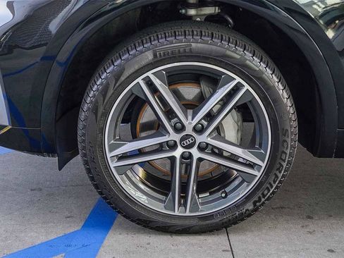 Used 2023 Audi Q5 e Premium w/ Convenience Package image 10