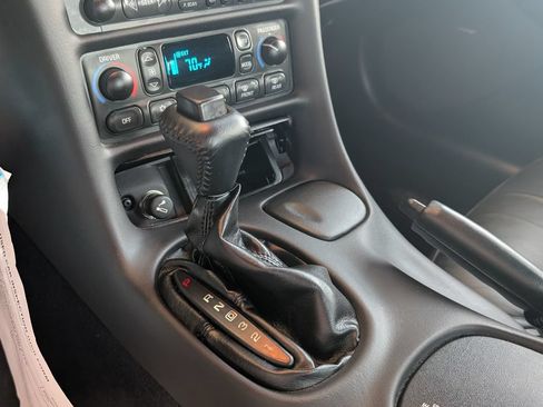 Used 2004 Chevrolet Corvette Coupe RWD image 16