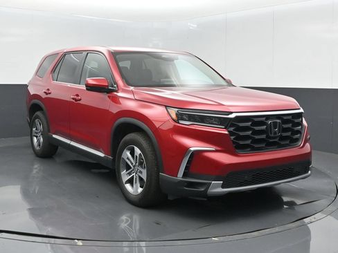 Used 2025 Honda Pilot EX-L image 3