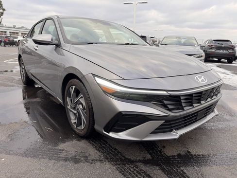 Used 2024 Hyundai Elantra SEL w/ Convenience Package image 7