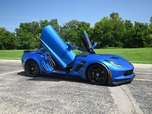 Used 2016 Chevrolet Corvette Z06 w/ 3LZ Preferred Equipment Group RWD image 13