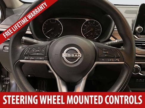 Used 2025 Nissan Altima 2.5 SV AWD/4WD image 11