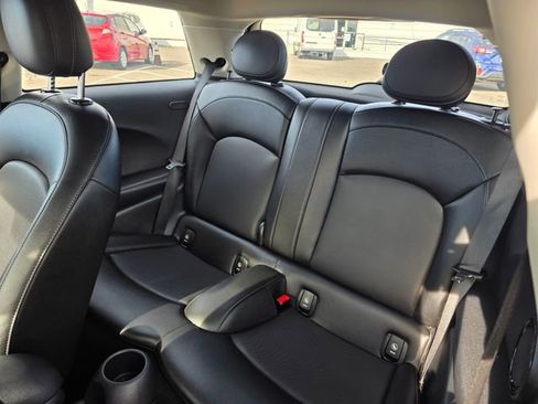 Used 2018 MINI Cooper 2-Door Hardtop w/ Cold Weather Package image 18